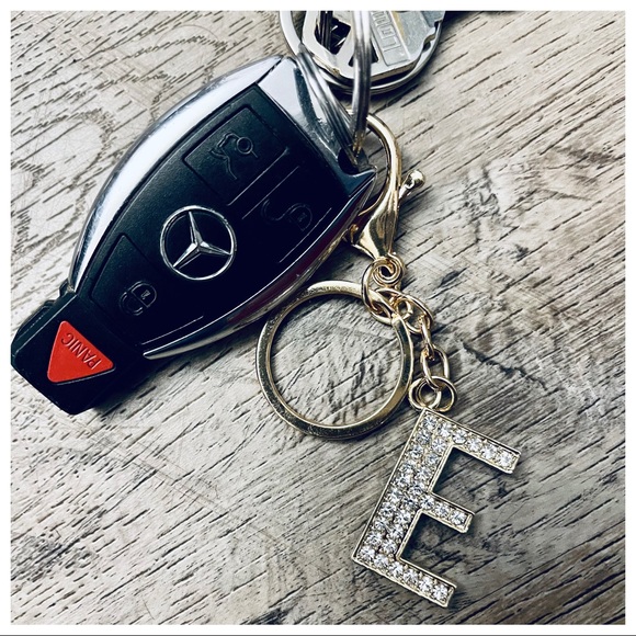 Alphabet faux diamonds keychain - Picture 2 of 2
